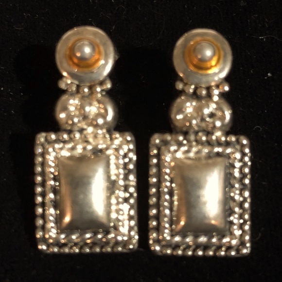 Stunning Silver Plated Post Back Earrings - Picture 2 of 3